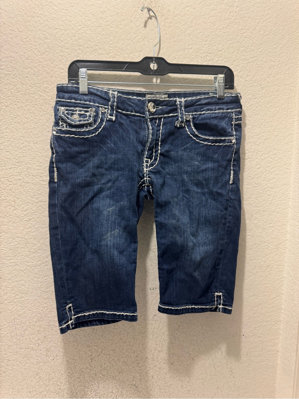 L.A. idol Dark Blue Cropped Jeans with White Contrast Stitching